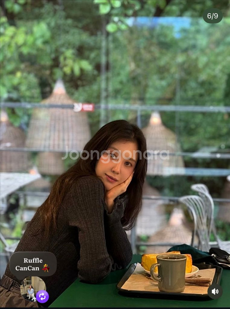 지요 플레어 폴로 니트탑--5