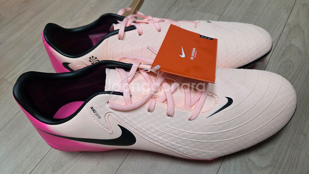 나이키 팬텀 축구화 270mm/275mm 새상품--1