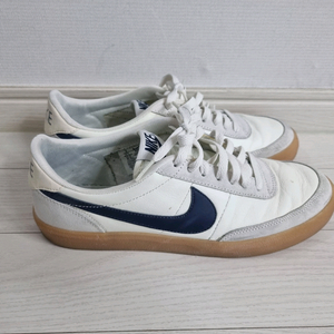 클래식 스니커즈