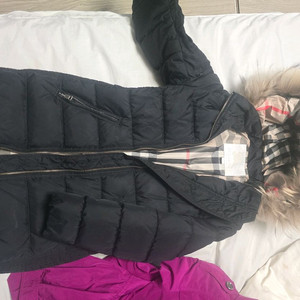 버버리 키즈 롱패딩 8Y