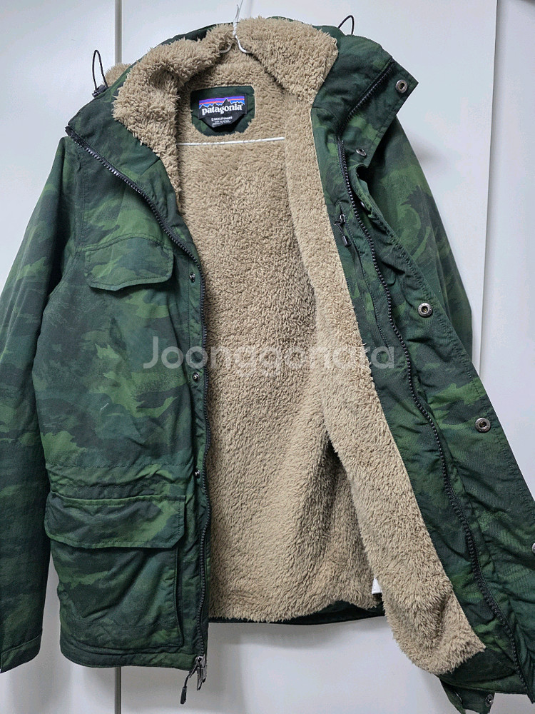 파타고니아 카모플라주 패딩 점퍼--2