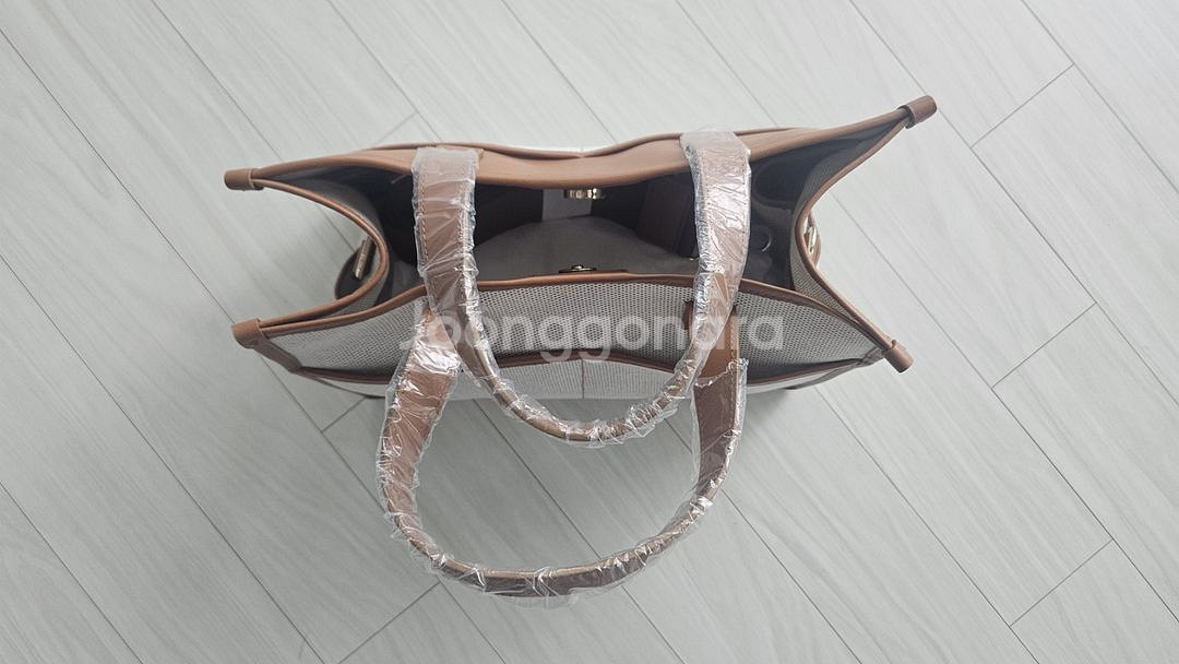 (급매) 에브리데이 스퀘어 토트백 (카멜)--0