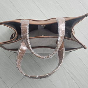 (급매) 에브리데이 스퀘어 토트백 (카멜)