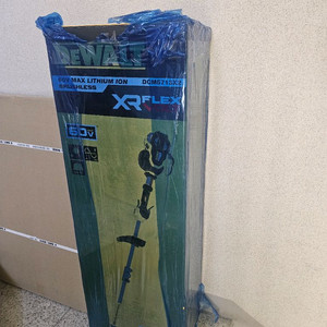 디월트 무선예초기 DCM5713N 본체 새상품 택포