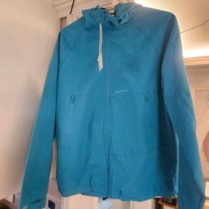 자라키즈 바람막이 판매합니다.