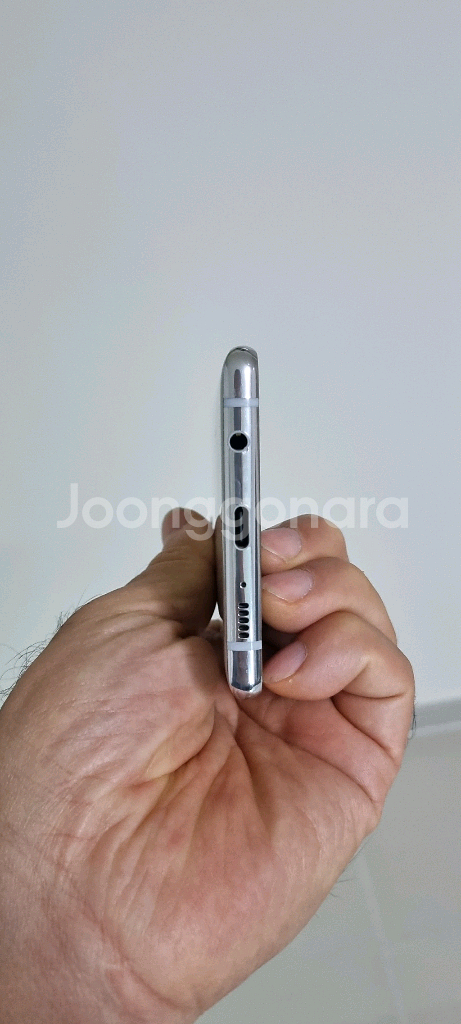 갤럭시 A Quantum--1