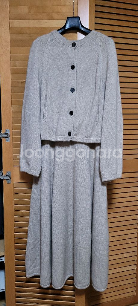 24 더캐시미어 라운지 가디건 원피스 세트 판매완료--2
