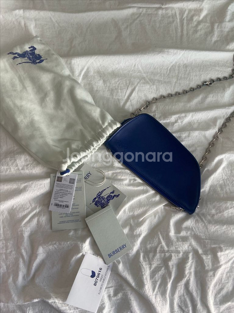 버버리 미니체인백--0