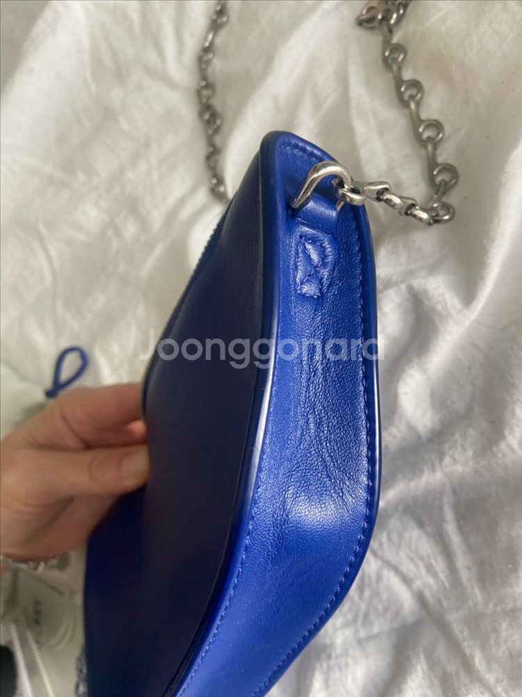 버버리 미니체인백--4