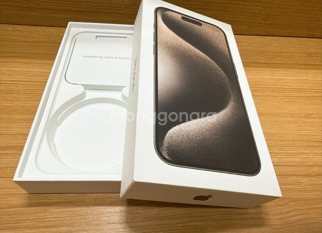 아이폰15프로 256기가 내추럴 티타늄 리퍼새폰 팝니다--3