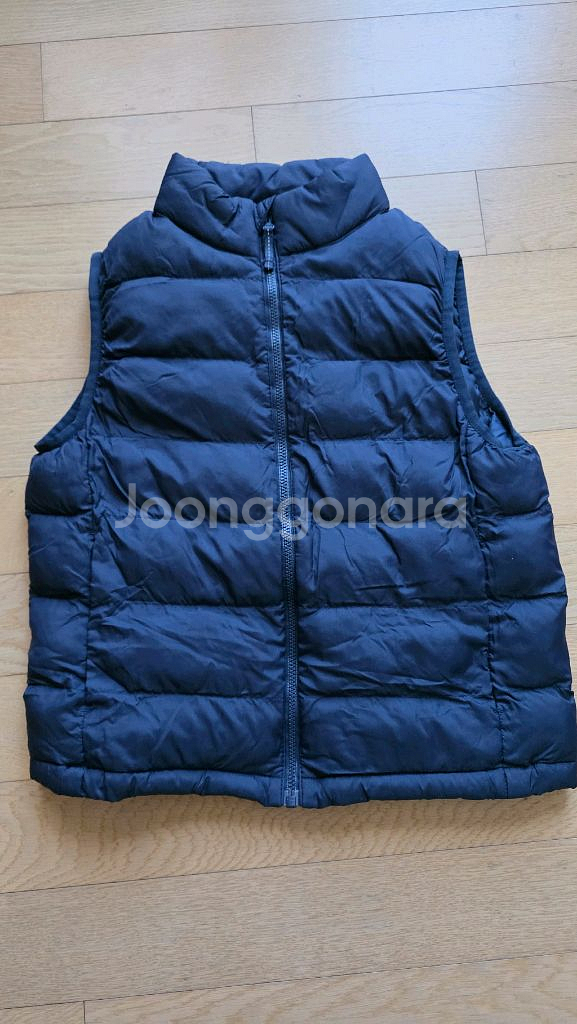 유니클로 경량 패딩 조끼(베스트) 130--0