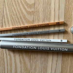 새제품 루이비통 연필 세트