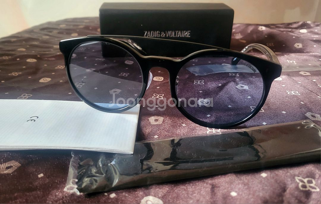 [미사용 새상품] 쟈딕앤볼테르 틴트 선글라스--1