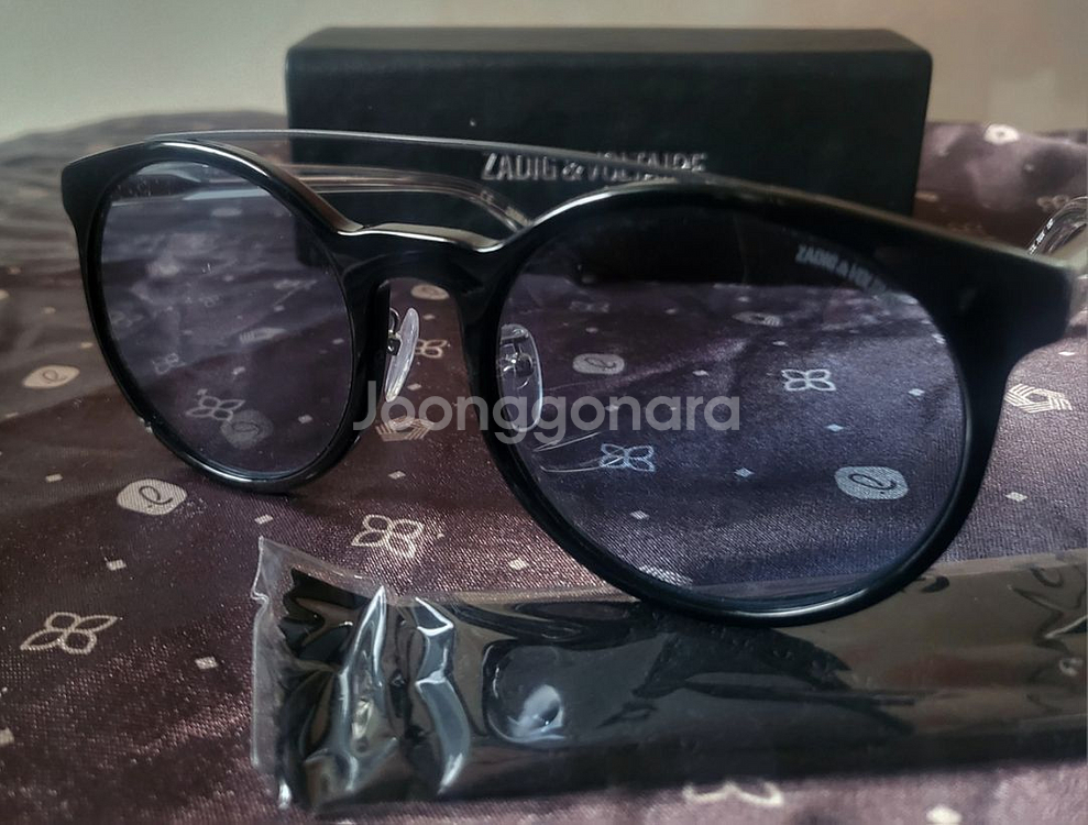 [미사용 새상품] 쟈딕앤볼테르 틴트 선글라스--8