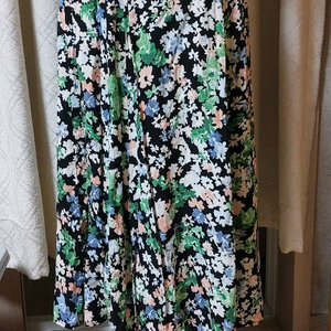 4300원 물티슈 드려요 플라워 패턴 롱 스커트 스