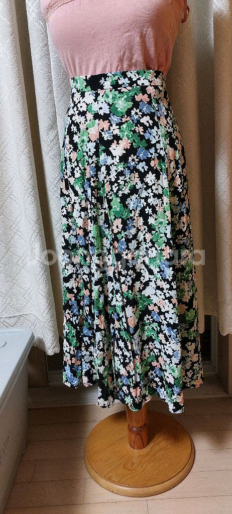 4300원 물티슈 드려요 플라워 패턴 롱 스커트 스--1