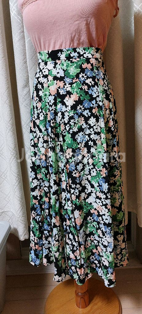 4300원 물티슈 드려요 플라워 패턴 롱 스커트 스--2