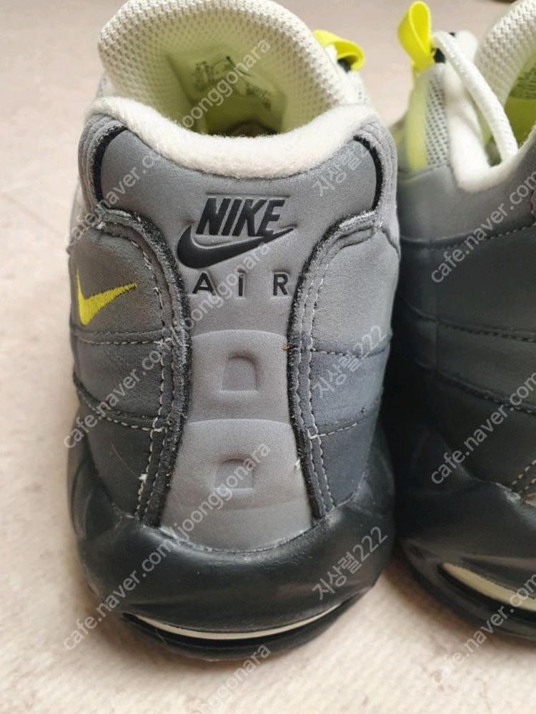 2020 나이키 에어맥스95 형광 275사이즈 새상품 이미지