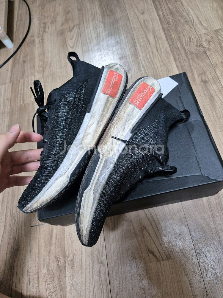 정품 나이키 런닝화 줌x 인빈서블 280 블랙--1