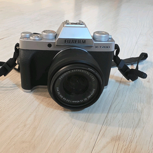후지필름 X-T200+XC15-45 팝니다