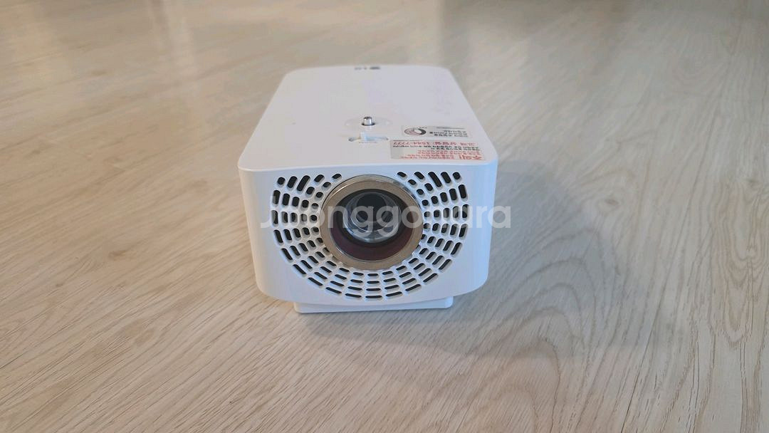 LG빔프로젝터 HF60FAG 팝니다--0