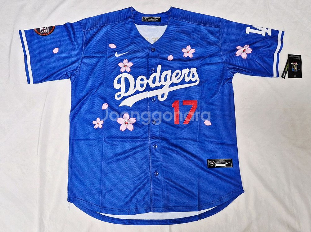 LA 다저스 원정 오타니 유니폼 팝니다--0