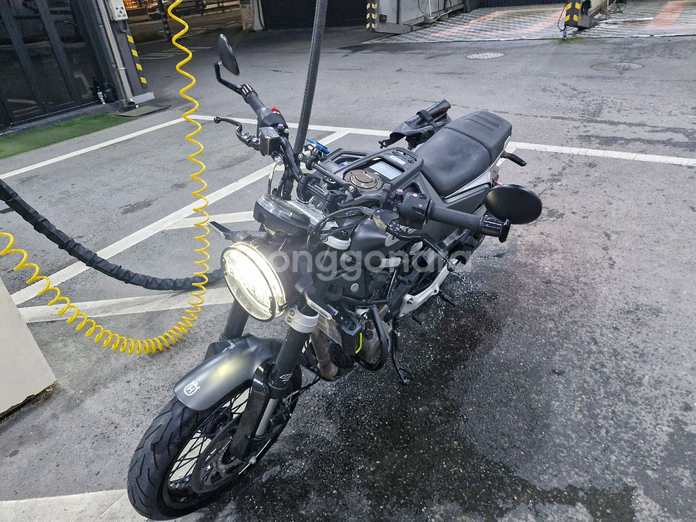 허스크바나 스바르트필렌 401 (21년식) 팝니다--6