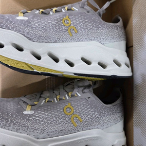 온 러닝화 클라우드서퍼맥스 jp250사이즈