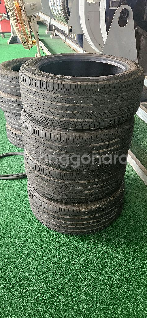 금호 솔루스 TA21 245 45 R18 팝니다--2