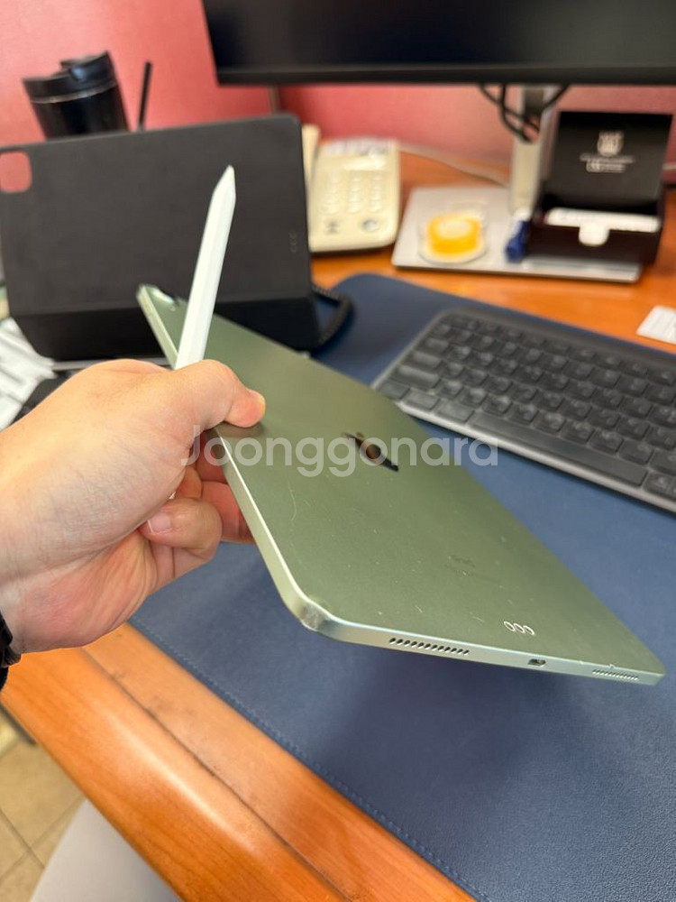 아이패드 에어 4 64GB + 애플펜슬2세대 + 매직키보드--4