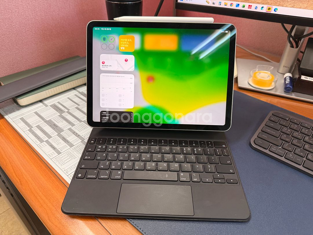 아이패드 에어 4 64GB + 애플펜슬2세대 + 매직키보드--8