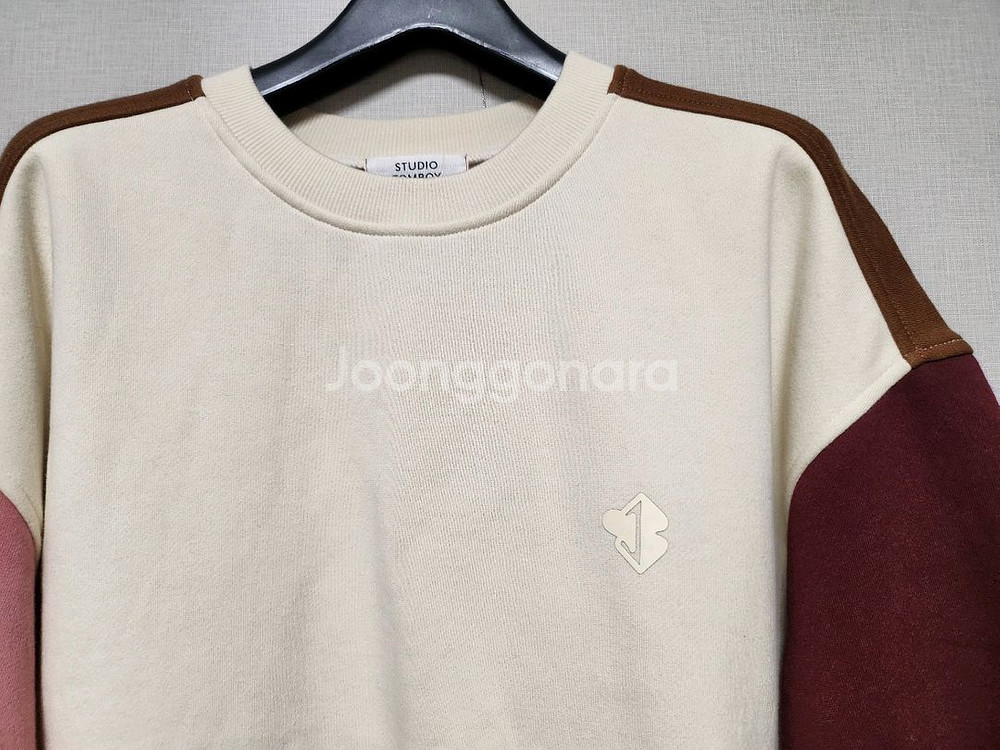 톰보이 스튜디오 컬러블록 맨투맨--1