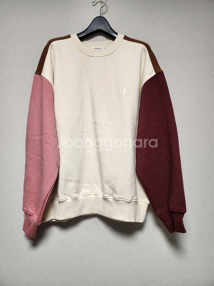 톰보이 스튜디오 컬러블록 맨투맨--0