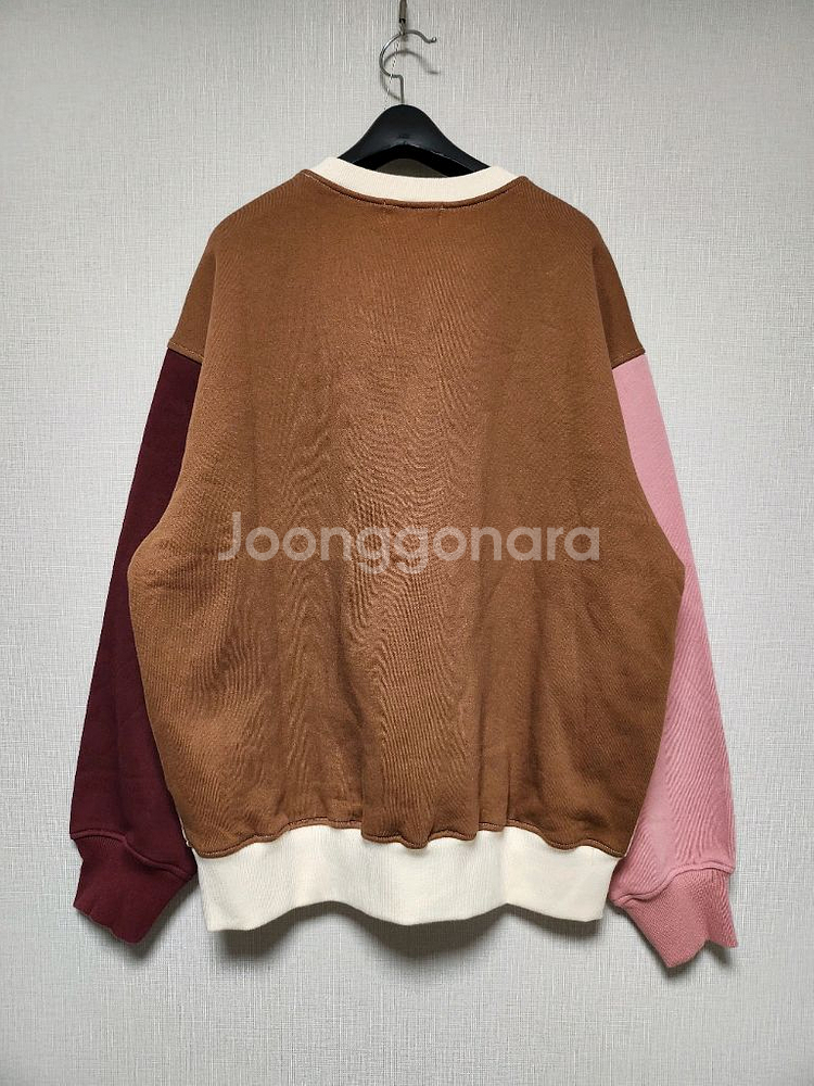 톰보이 스튜디오 컬러블록 맨투맨--4