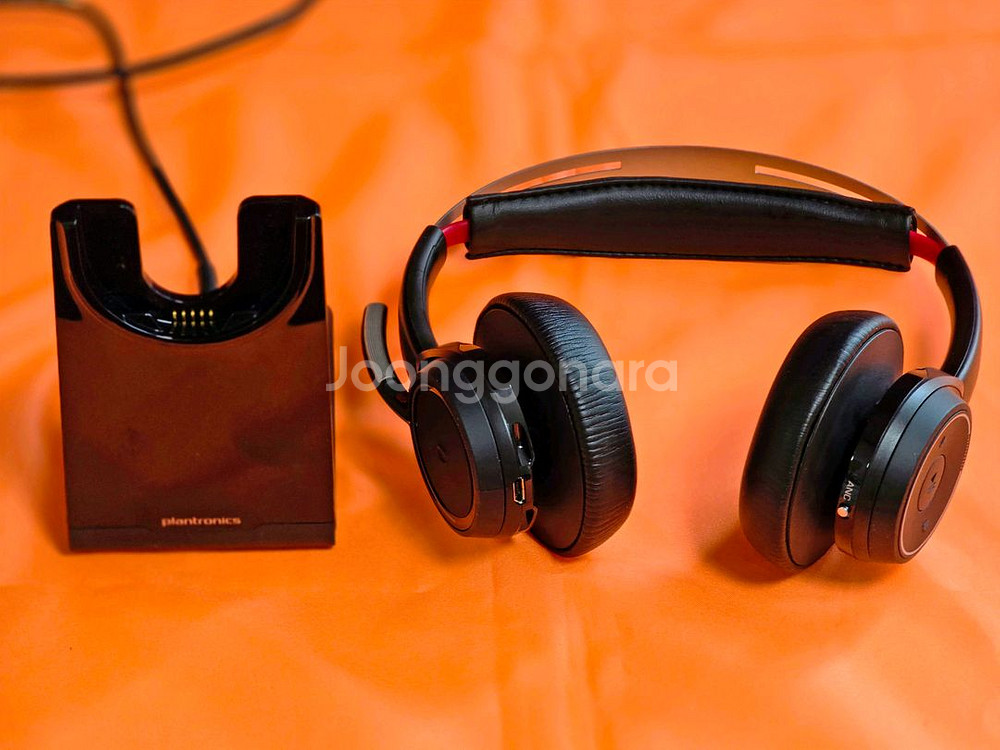 플랜트로닉스 보이저 포커스UC 블루투스헤드셋 충전스탠드--1