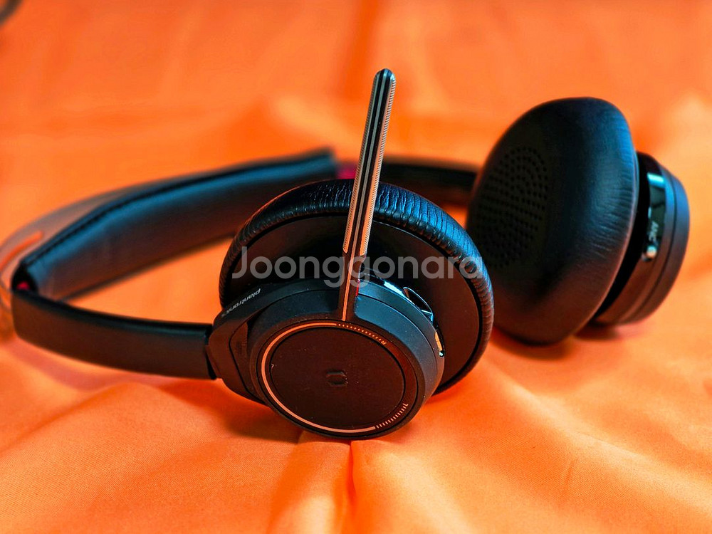 플랜트로닉스 보이저 포커스UC 블루투스헤드셋 충전스탠드--4