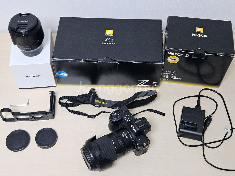 니콘Z5 + 니콘Z 28-75mm 렌즈 + 빌트록스85mm--0