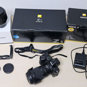 니콘Z5 + 니콘Z 28-75mm 렌즈 + 빌트록스85mm