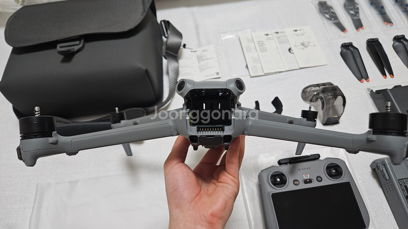 DJI 매빅에어3(RC2) 콤보 + 악세 2종 판매해요 ^^--4