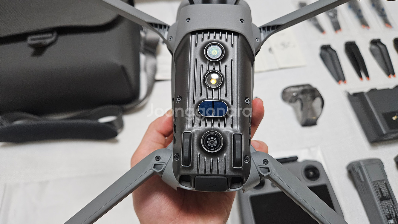 DJI 매빅에어3(RC2) 콤보 + 악세 2종 판매해요 ^^--6