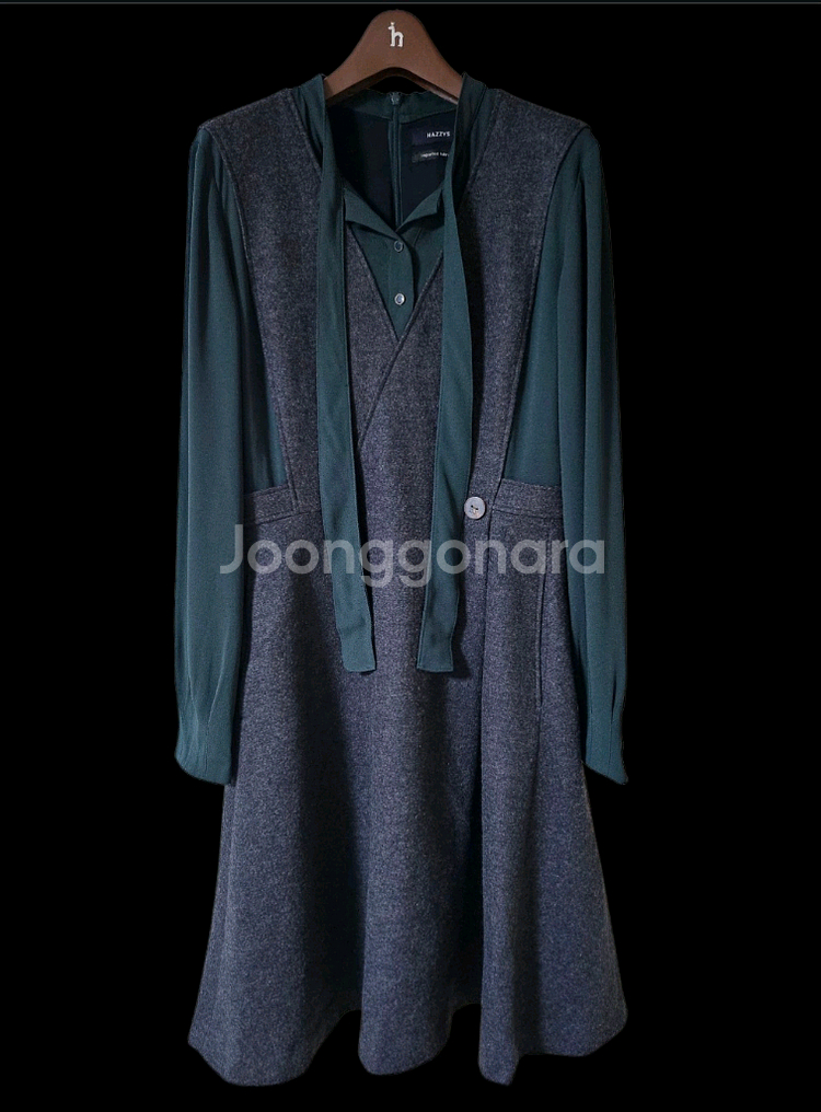 [미착용] 헤지스레이디스 배색 울 미디원피스 55 66--8