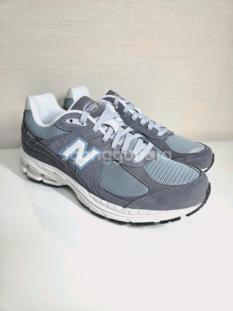 (새상품) 뉴발란스 2002 클래식 운동화 그레이블루--1