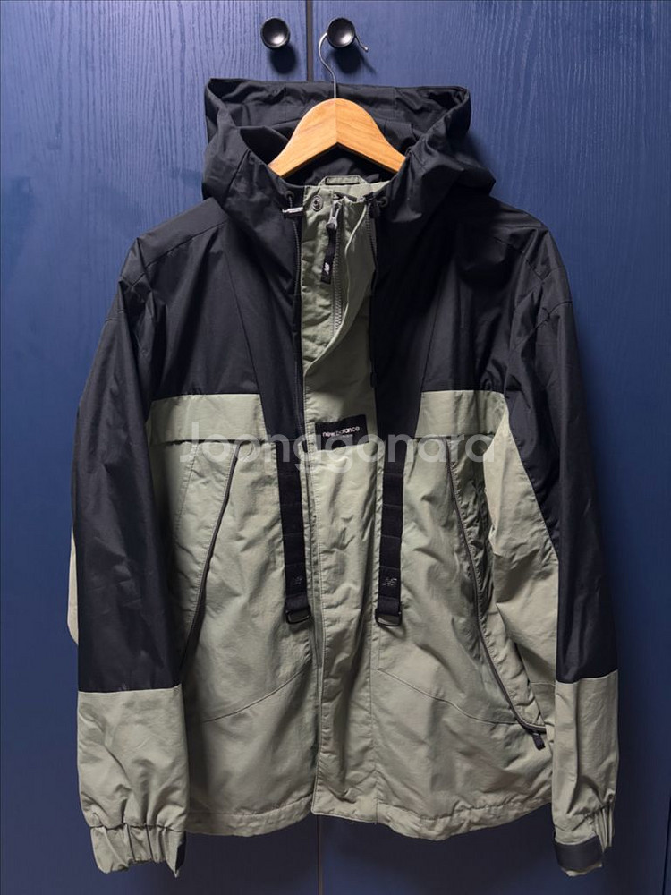 뉴발란스 올드스쿨 바람막이 자켓--0