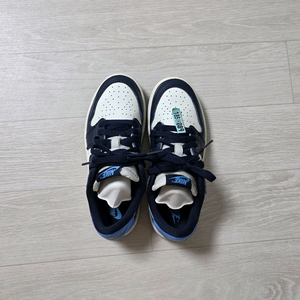 나이키키즈 에어 조던 1 레트로 로우 옵시디언 조던 운동화 210 판매합니다.