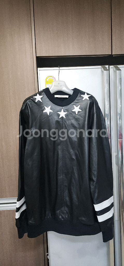 지방시 스타 가죽 맨투맨 95~100/ 톰브라운/스톤등--0