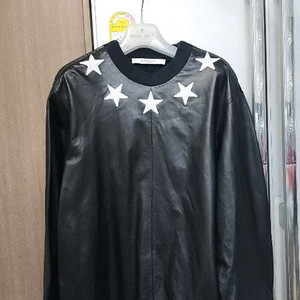 지방시 스타 가죽 맨투맨 95~100/ 톰브라운/스톤등