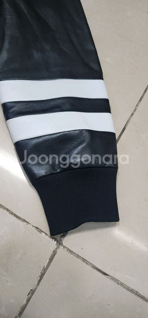 지방시 스타 가죽 맨투맨 95~100/ 톰브라운/스톤등--6