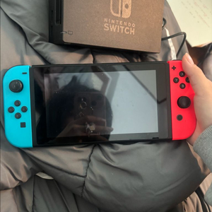 닌텐도 스위치 본체 + 조이콘 2개 세트