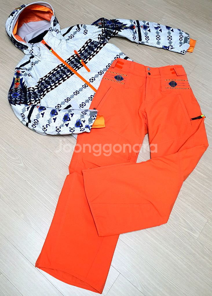 데상트 데모 여성 스키복--0