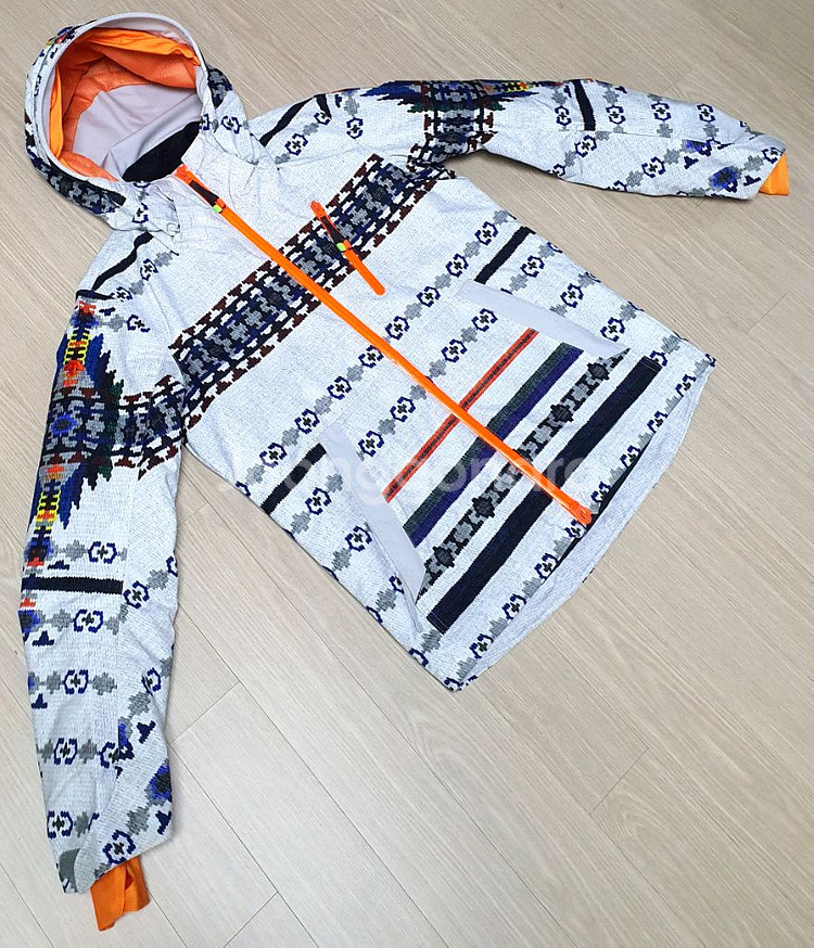 데상트 데모 여성 스키복--1